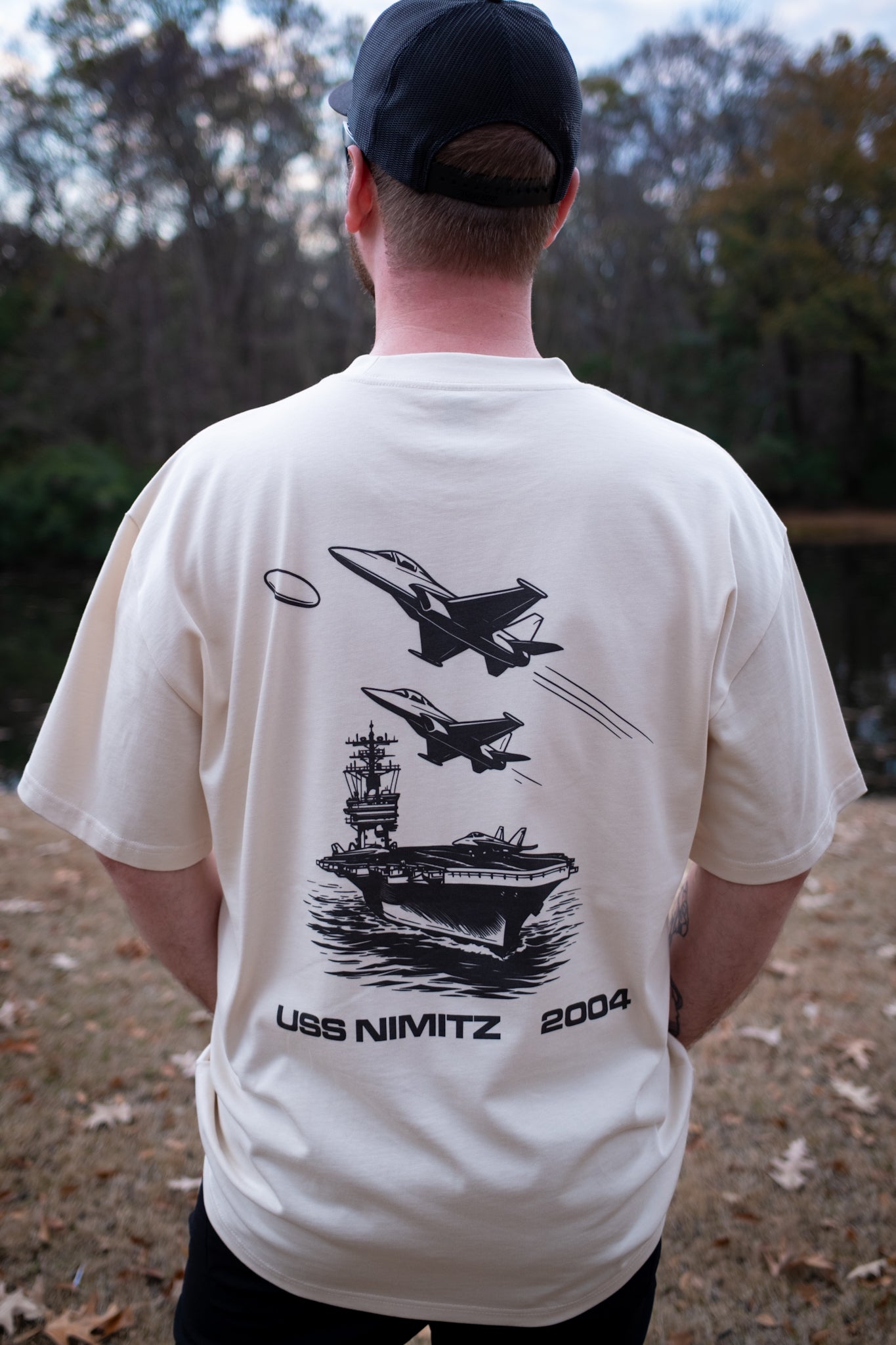 model | T-shirt Back Ecru Eucalyptus Pistachio Navy Pine Green White Black