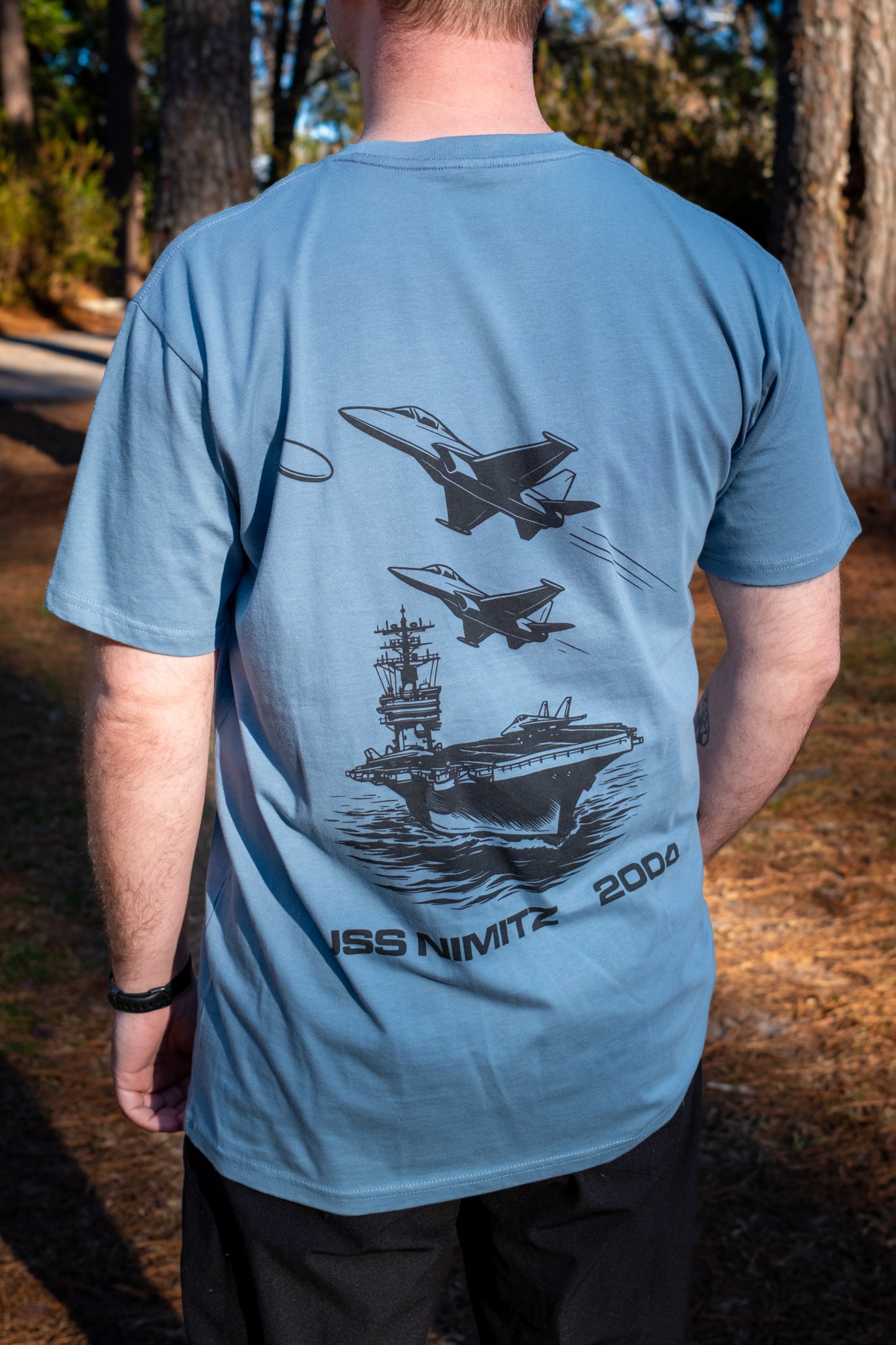 model | T-shirt Back Army Black Carolina Blue Charcoal Dark Chocolate Mustard Natural Navy Pale Pink Slate Blue White