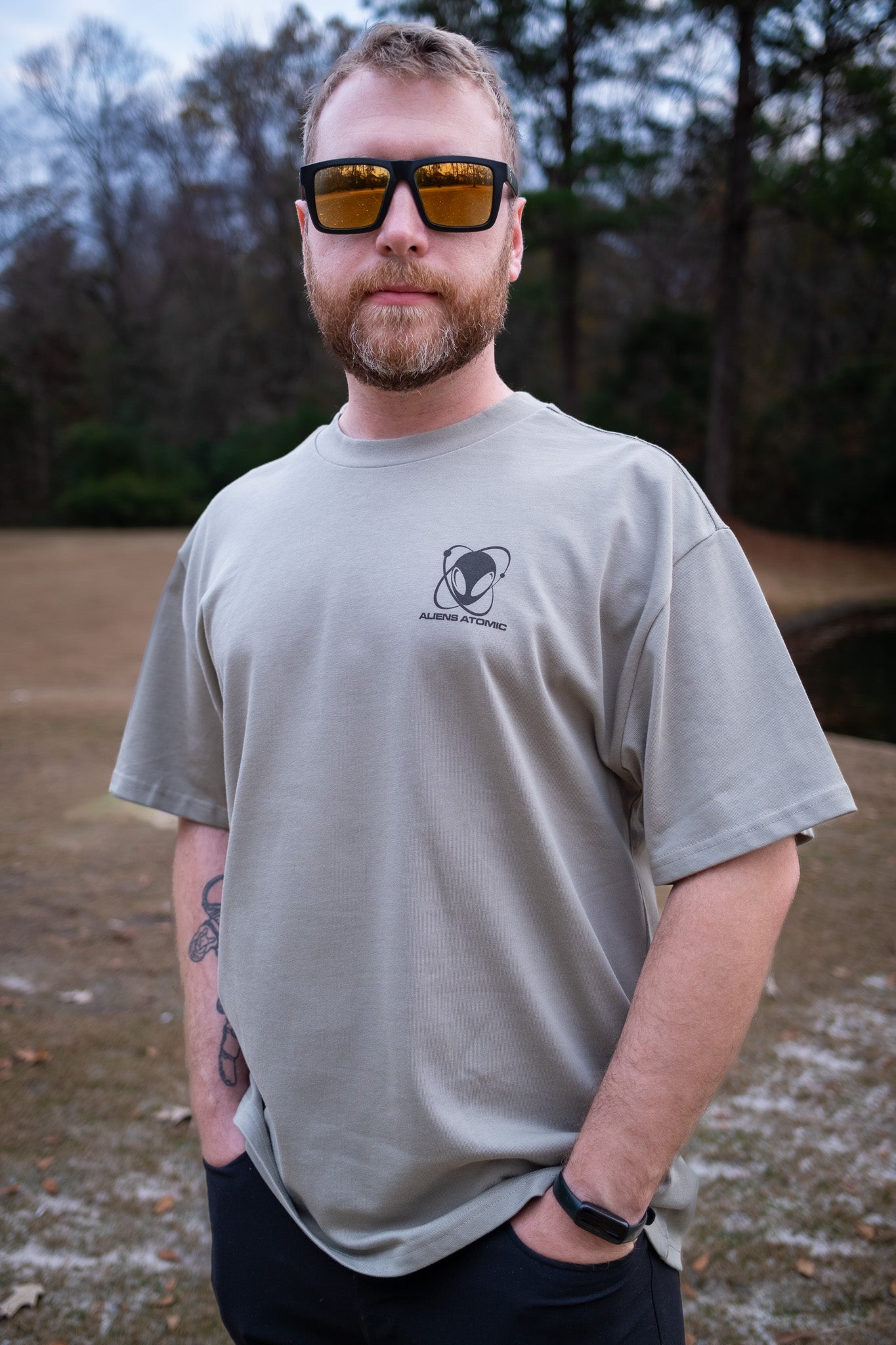 model | T-Shirt Front Eucalyptus Ecru White Navy Pine Green Pistachio