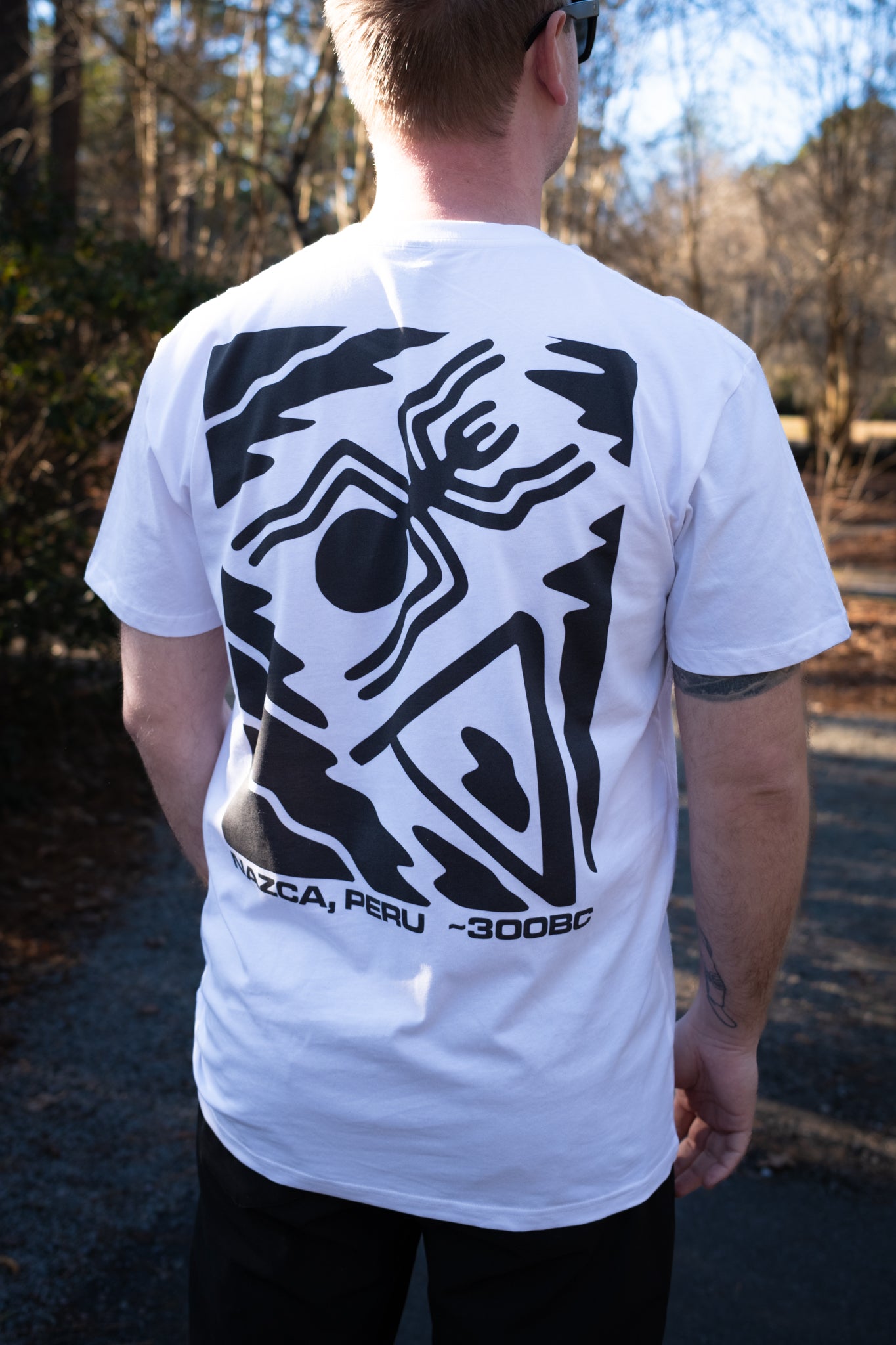 model | T-shirt Back Army Black Carolina Blue Charcoal Dark Chocolate Mustard Natural Navy Pale Pink Slate Blue White